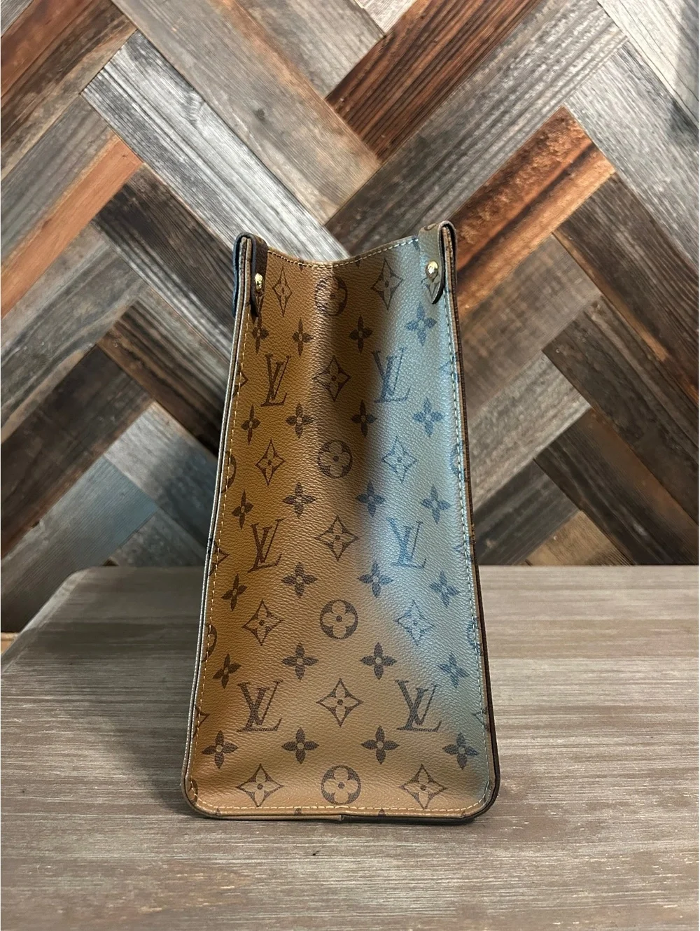 Louis Vuitton Onthego MM Tote Bag with Wallet